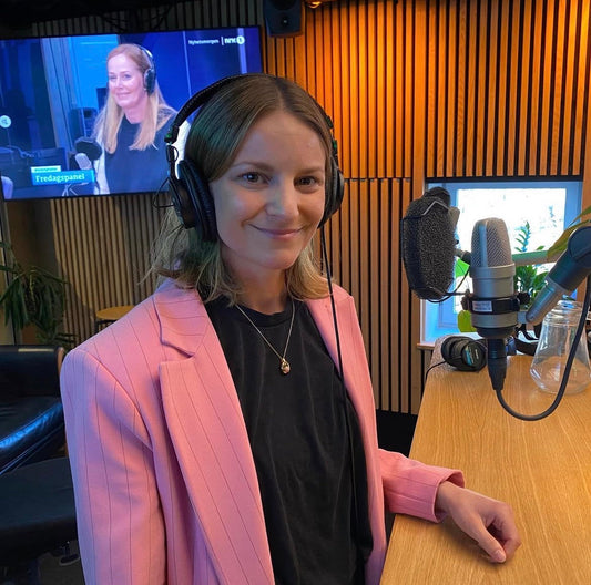 Flove i media – hvorfor vi snakker høyt om mensen, materialer og kropp